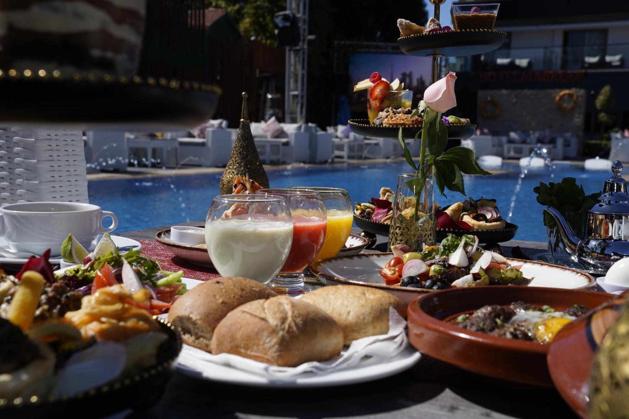 Mabrouk Hotel And Suites- Adult Only Agadir Esterno foto